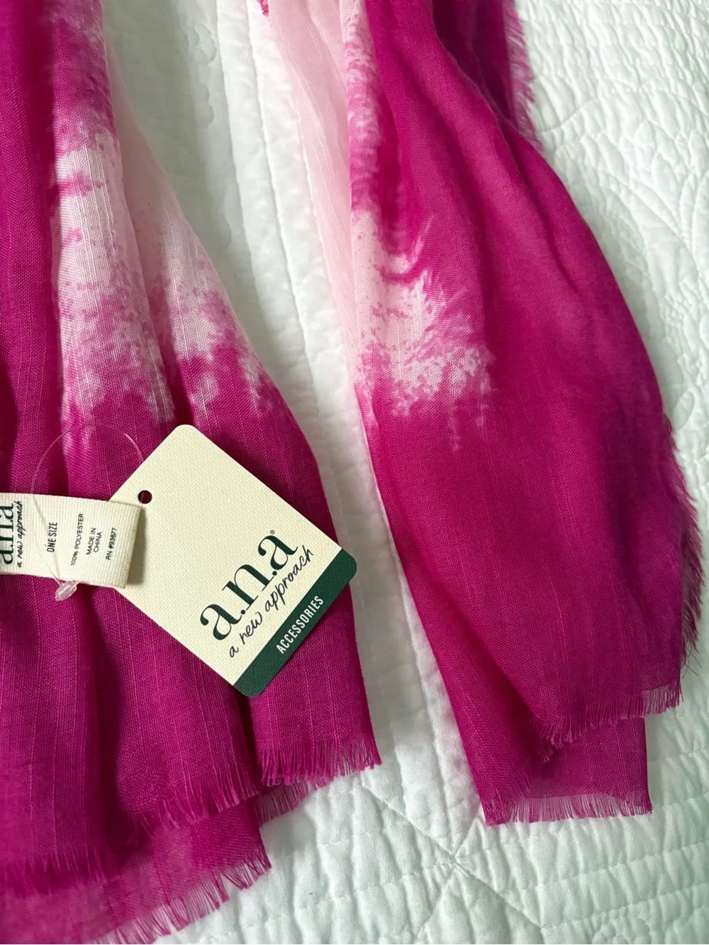a.n.a Fuchsia to Light Pink Ombre Scarf NWT